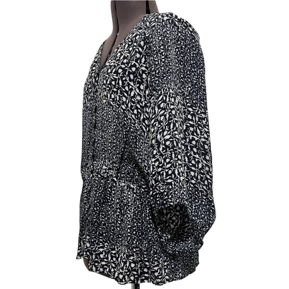 Banana Republic 100% Silk Floral V-Neck Peplum Button Front Top Size S - Picture 4 of 8